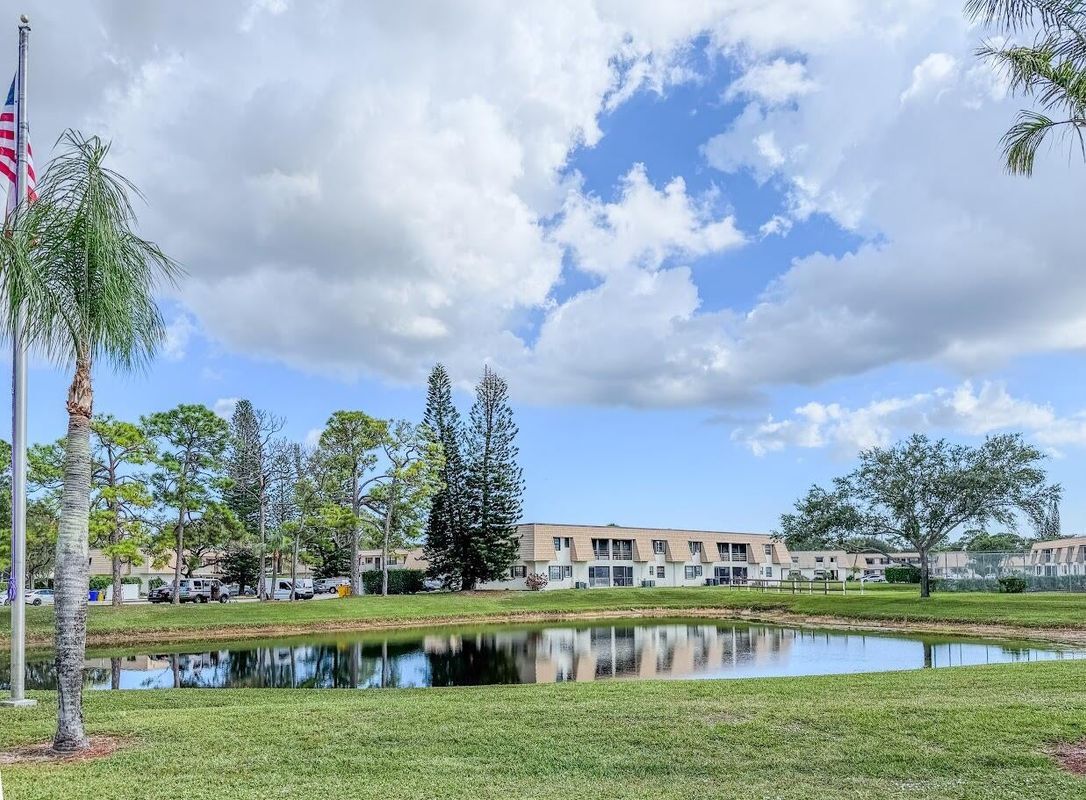 Building Photo - 4464 Oak Terrace Dr