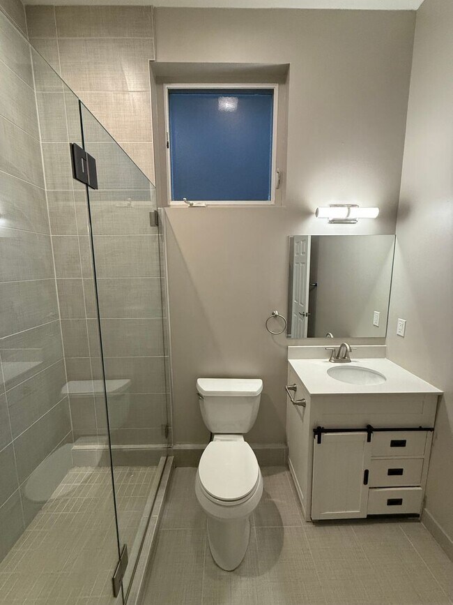 Building Photo - 3246 Lorain Ave