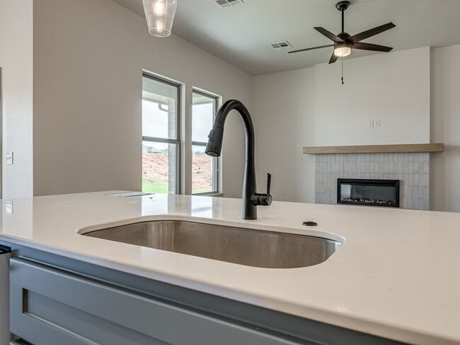 Building Photo - Brand New Home In Noble!