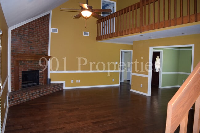 Building Photo - 598 Greenbank Dr