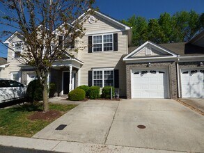 Building Photo - WELL MAINTAINED 2 BEDROOM CONDO