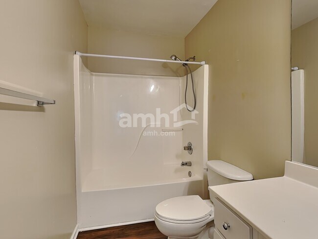 Building Photo - 405 Bedstraw Ct