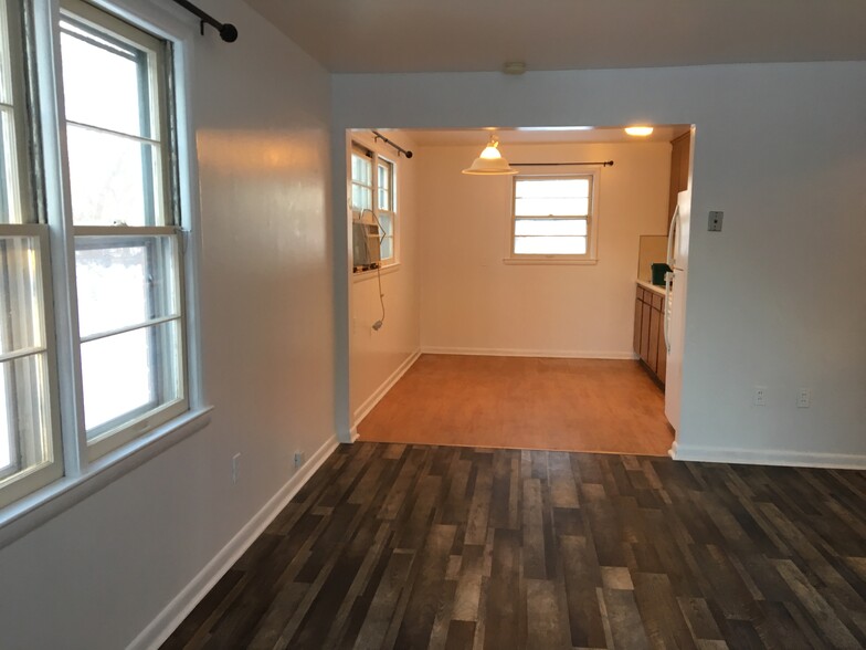 Building Photo - 1515 Kensington Dr
