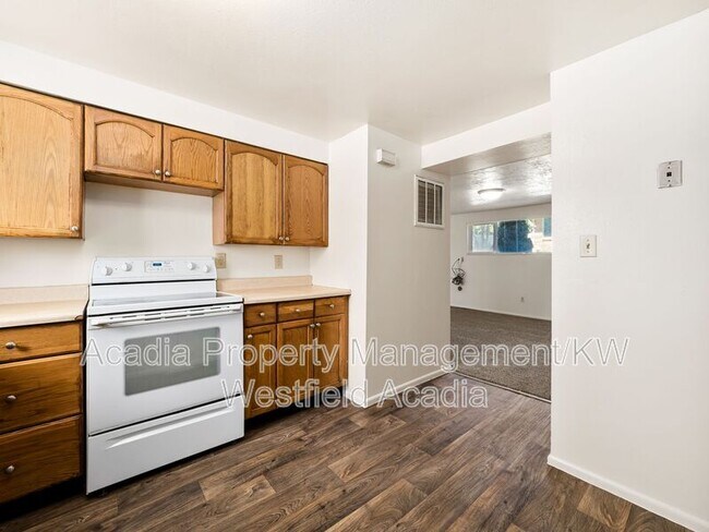 Building Photo - 255 500 N