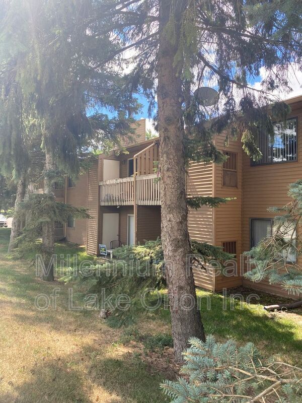 Building Photo - 25 Louck St