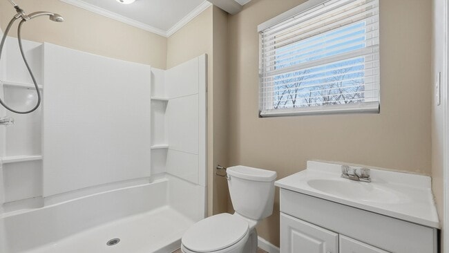 Building Photo - 3 Bedroom Cleveland home