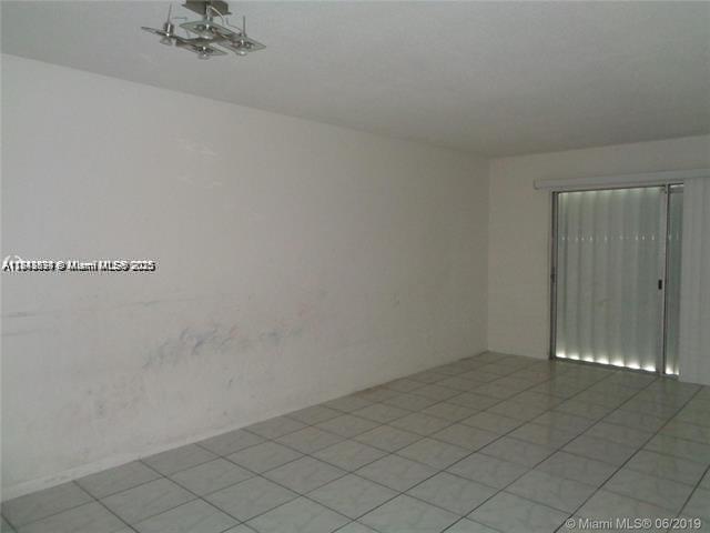 Building Photo - 15225 NE 6th Ave