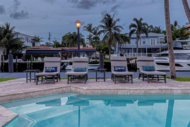 Building Photo - 616 Riviera Isle Dr