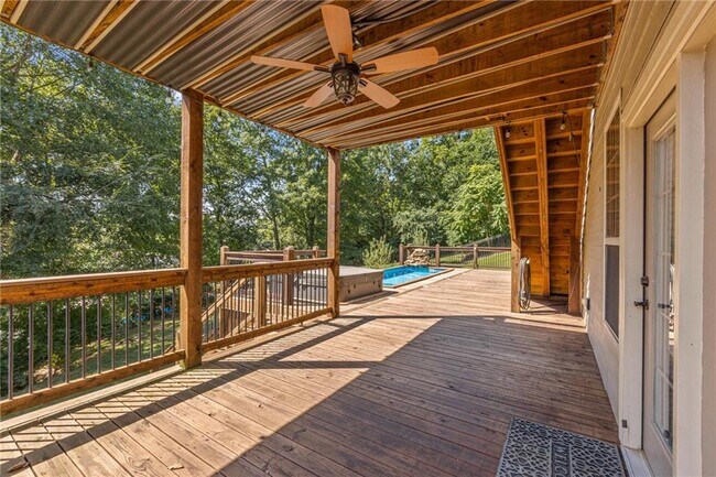 Building Photo - 621 Rockcliff Rd