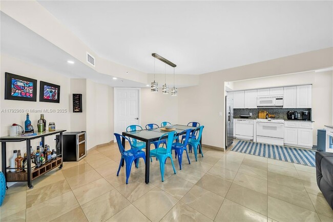 Building Photo - 6301 Collins Ave