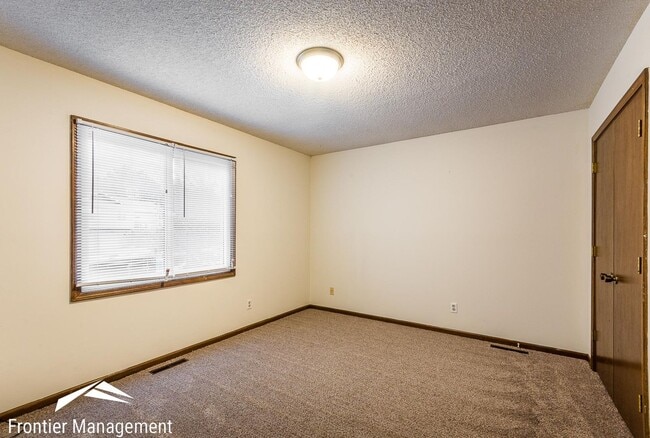 Building Photo - Incredible 2 Bedroom Duplex for Rent!