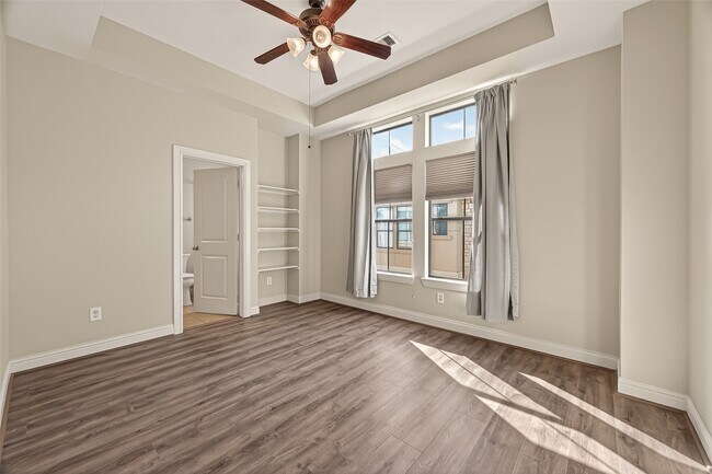 Building Photo - 5211 Eigel St