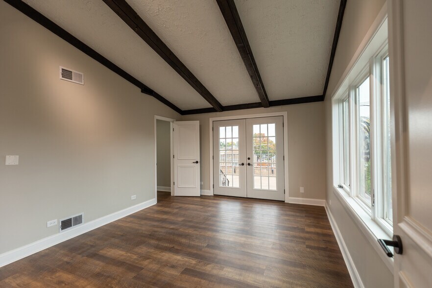 Building Photo - 5643 S Harlem Ave