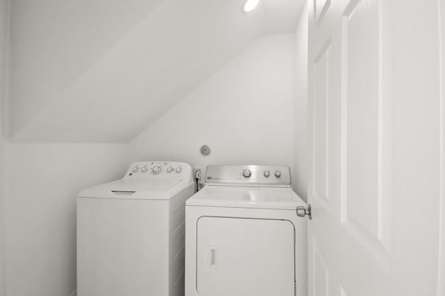 Building Photo - 8302 Tidwell Rd