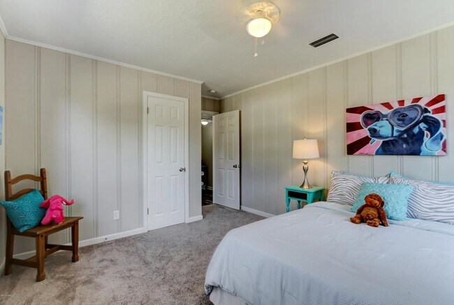 Building Photo - 6530 Pine Summit Dr