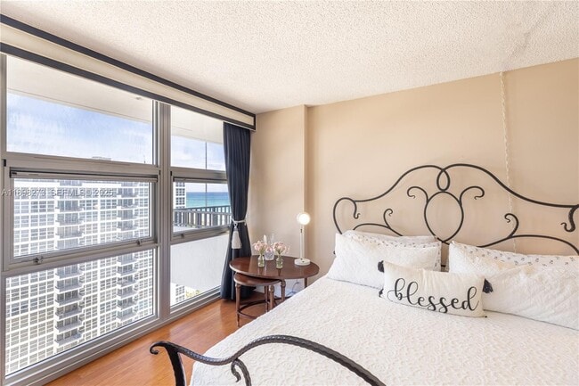 Building Photo - 525 N Ocean Blvd