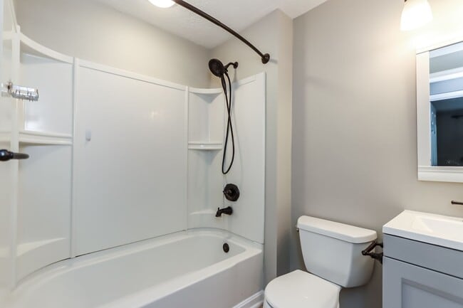 Building Photo - 531 Ashwood Dr
