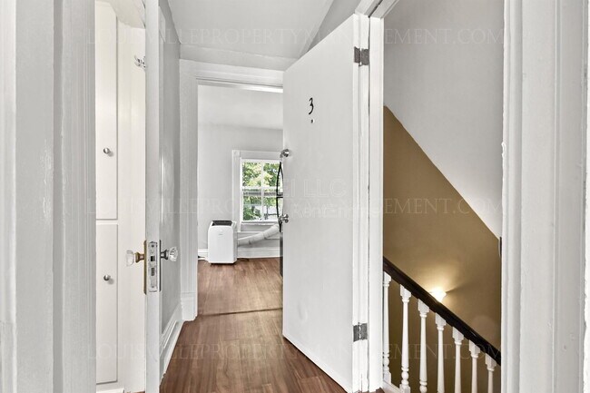 Building Photo - 319 W Lee St