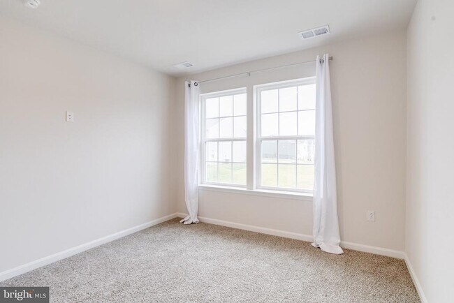 Building Photo - 148 Correri St