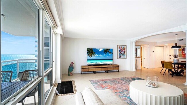 Building Photo - 3430 Galt Ocean Dr