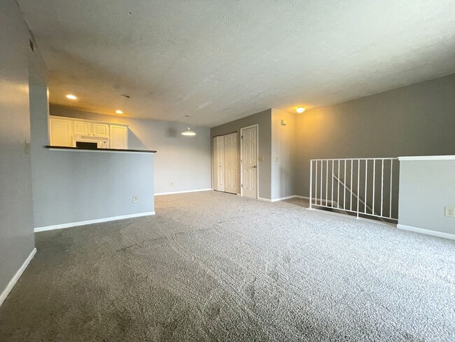 Building Photo - 5424 Cedar Springs