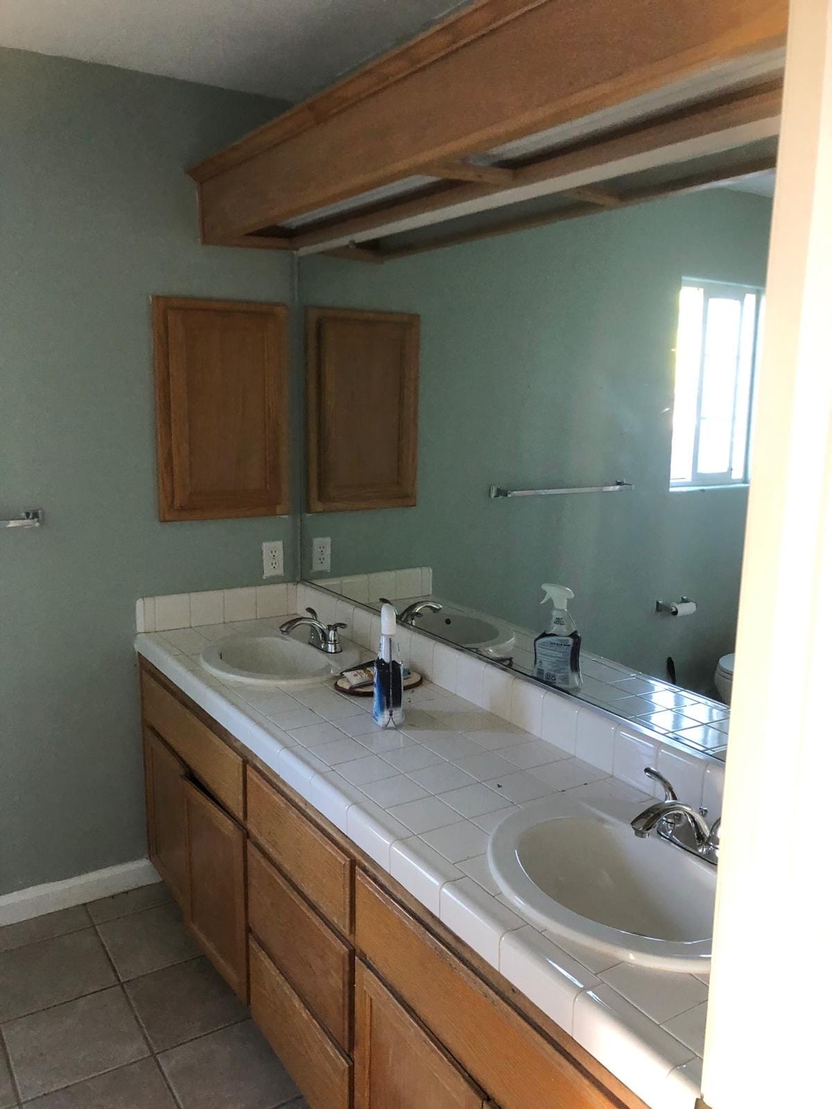 Room 3 (master bedroom) bathroom - 1634 Fir Dr