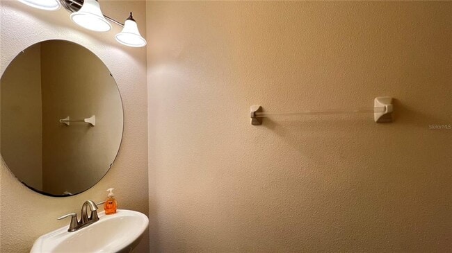 Building Photo - 13040 Overstreet Rd