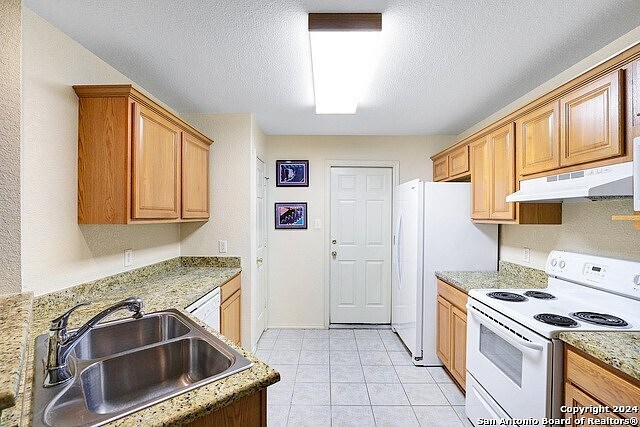 Building Photo - 3202 Eisenhauer Rd