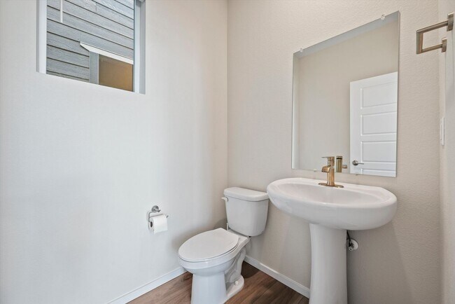 Building Photo - Stunning new-construction home in Aurora, CO, where modern design meets everyday comfort.