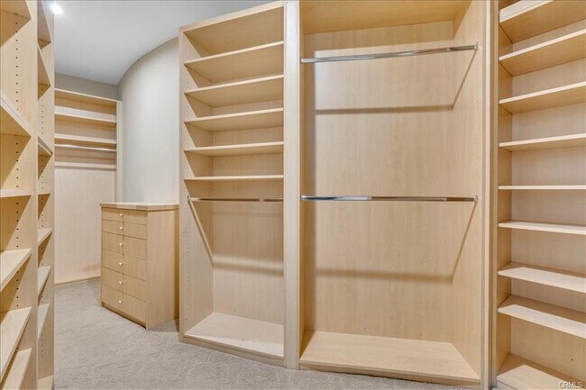 Building Photo - 5150 Teesdale Ave