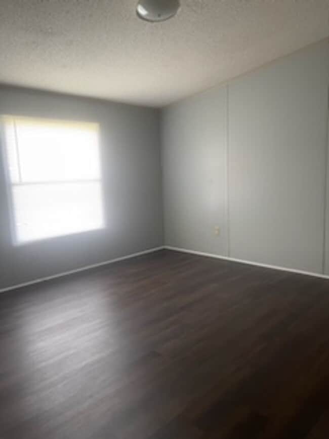 Building Photo - 430 Valley Forge Way S
