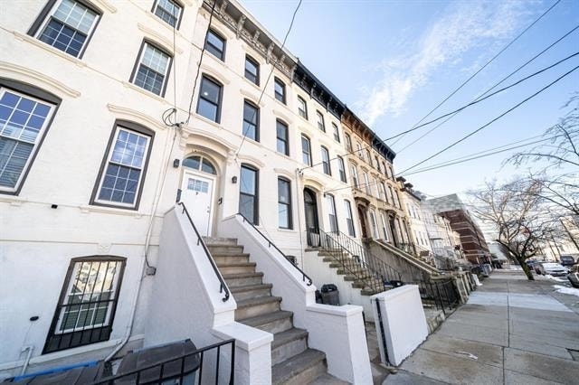 Building Photo - 258 Suydam Ave