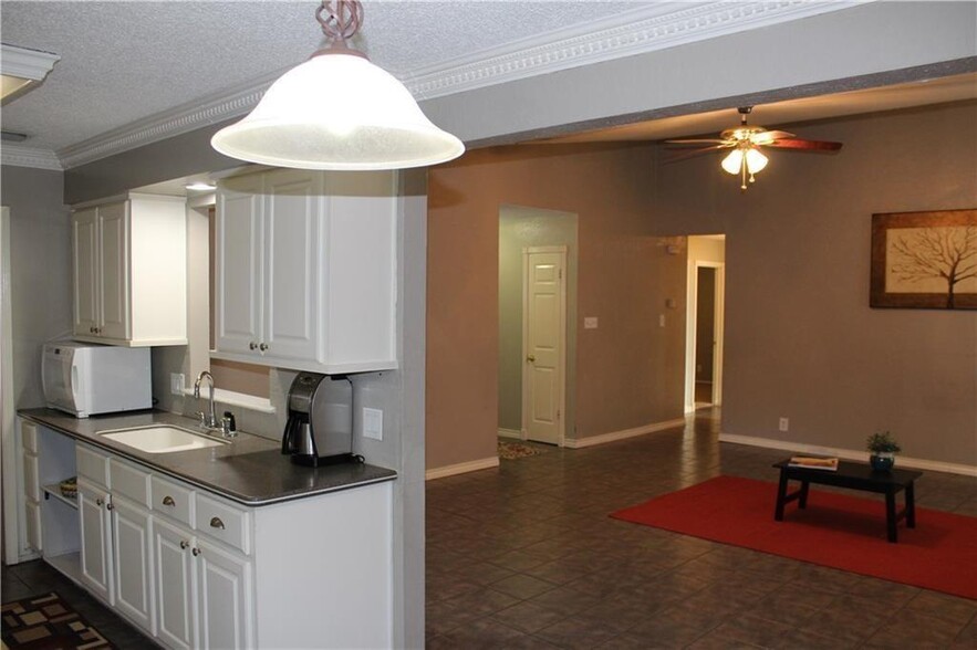 Building Photo - 1702 Goodson Ln