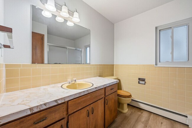 Building Photo - 745 Nyssa Dr