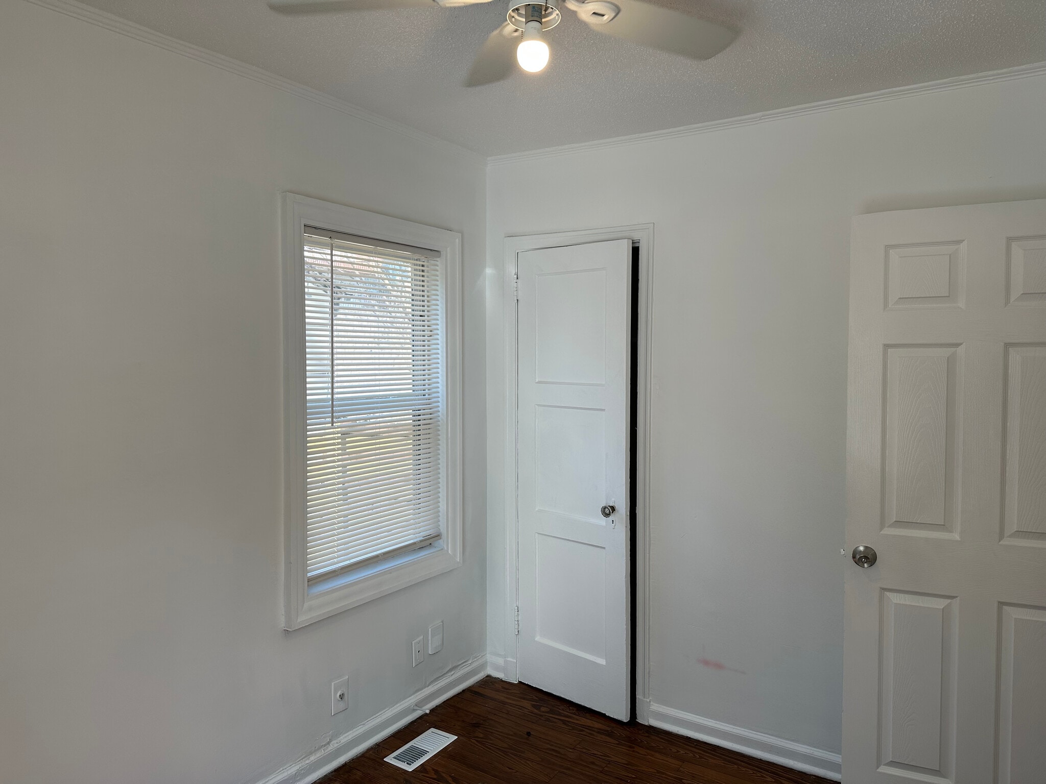 Building Photo - 1272 Lyle Pl NW