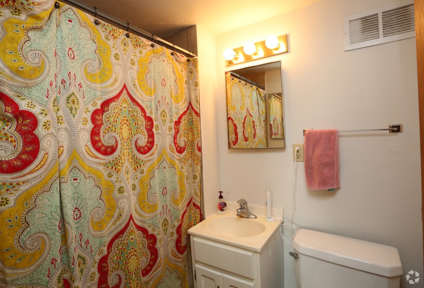 Bathroom - 1301 Spring St