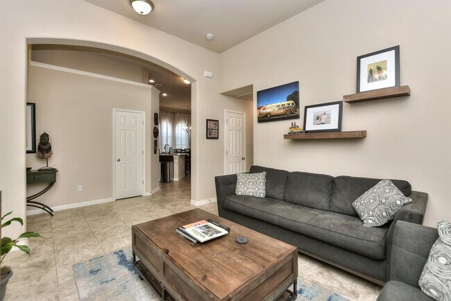Building Photo - 117 Salt Fork Dr