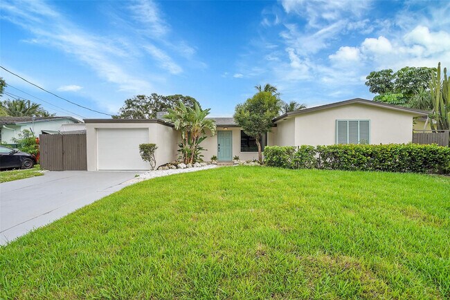 Building Photo - 4710 SW 43rd Ave