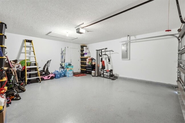 Building Photo - 6 Reybury Ln