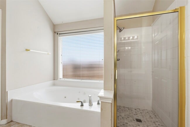 Building Photo - 11619 Cedarvale Ln