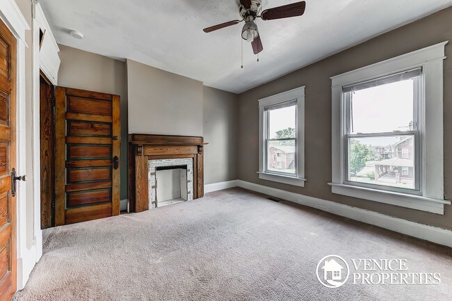 Building Photo - 2168 Summit St