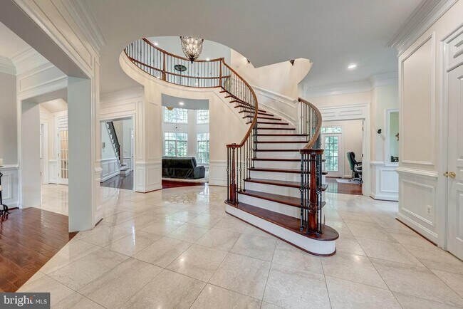 Building Photo - 18852 Ridgeback Ct