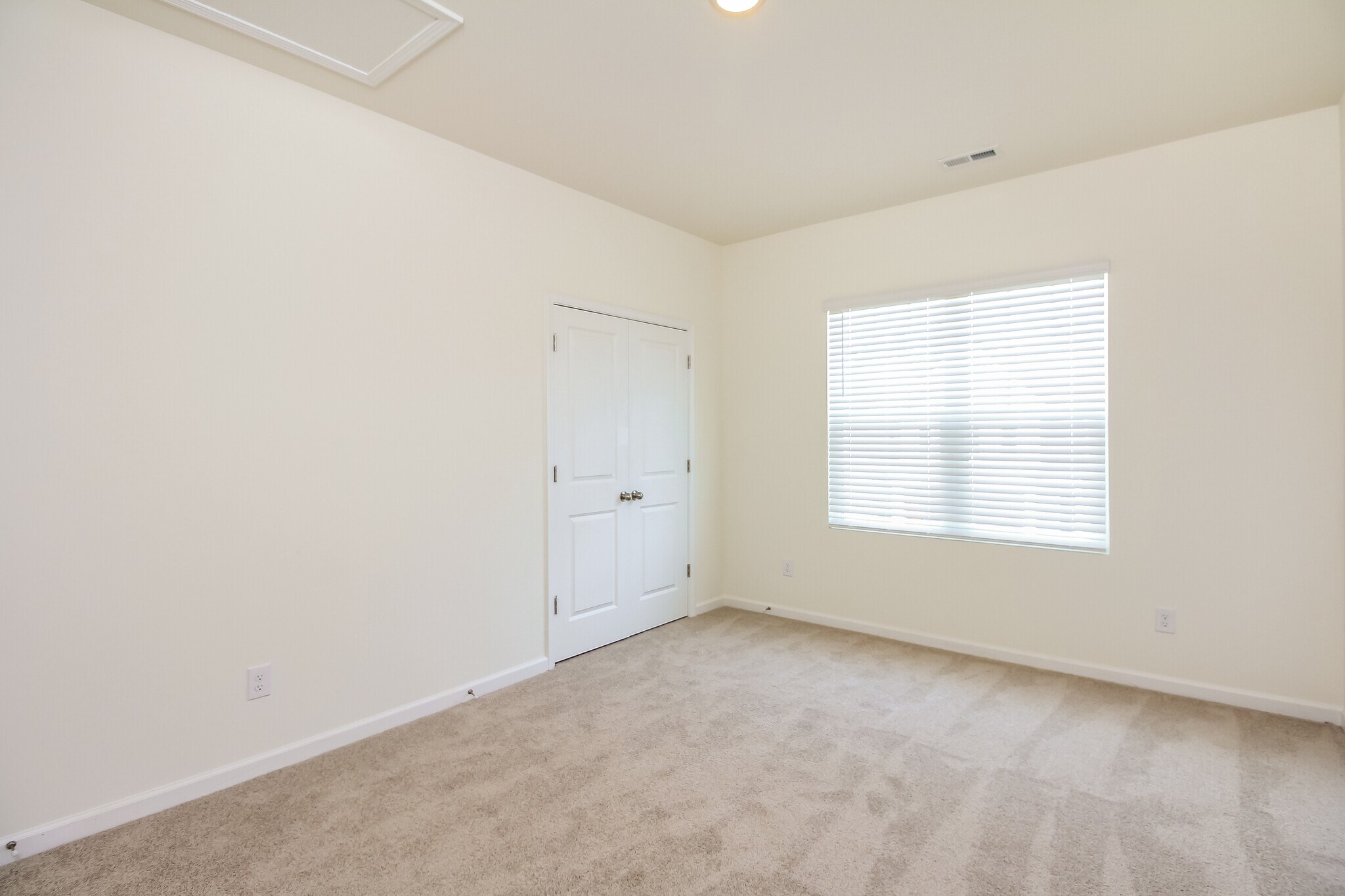 Building Photo - 1624 Corbett St