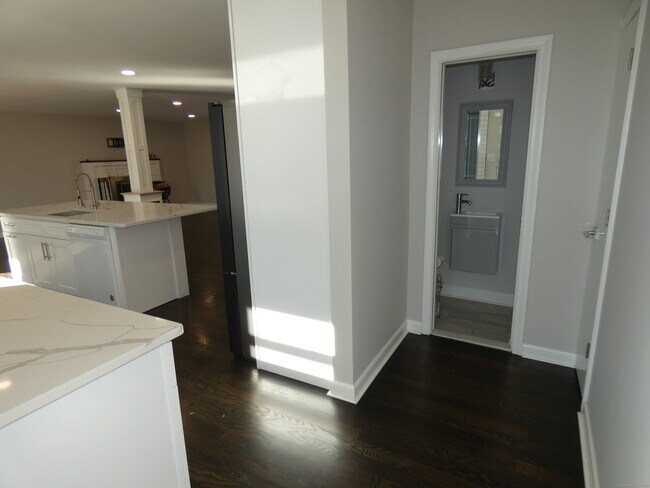 Building Photo - 6 Greenfield Dr