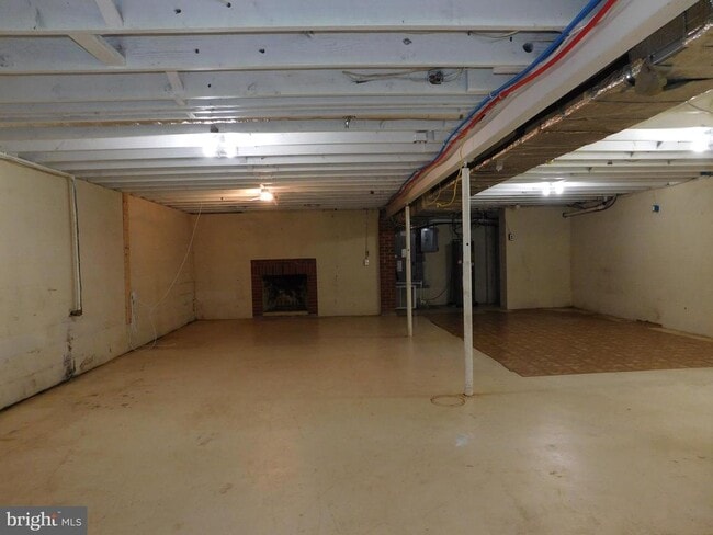 Building Photo - 43160 Evans Pond Rd