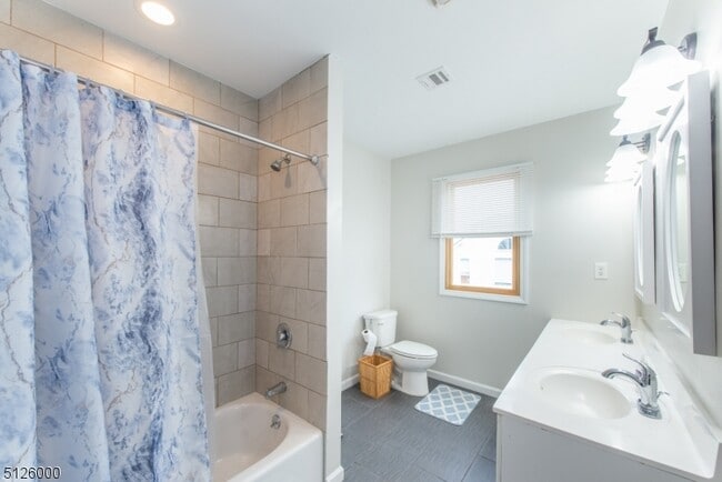 Building Photo - 21 Phoenix Ave