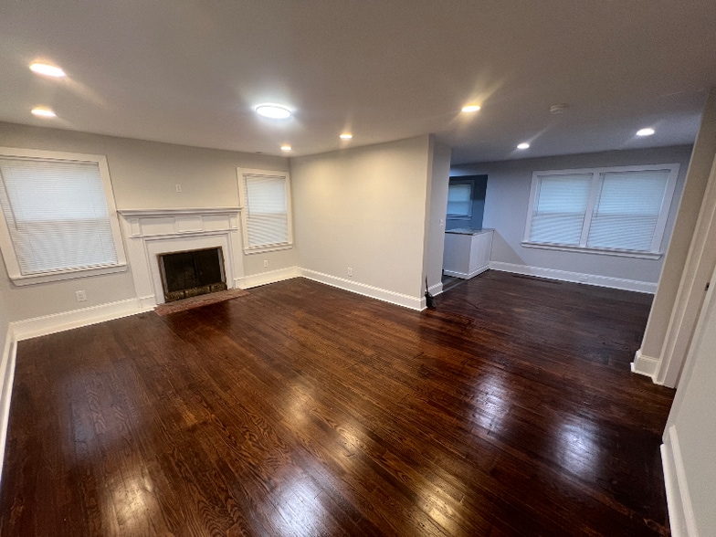 Building Photo - 810 W Rankin Ave