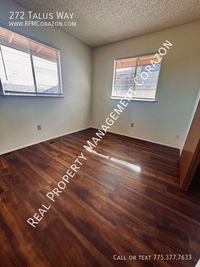 Building Photo - Two-Bedroom, Two-Bathroom Close to UNR...