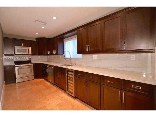 Building Photo - 14001 Cypress Ct