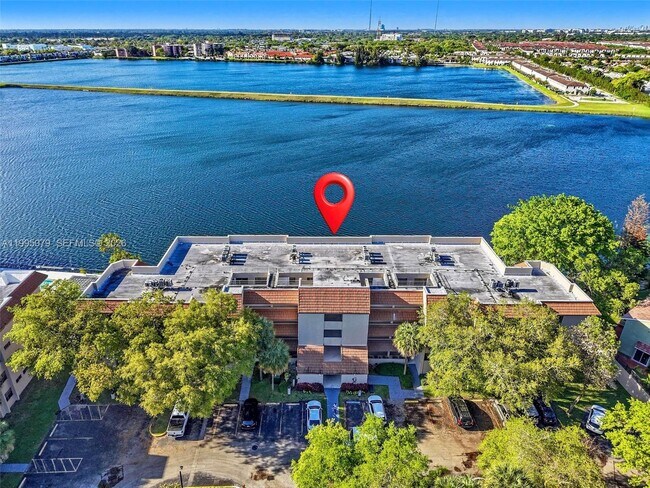 Building Photo - 605 Ives Dairy Rd